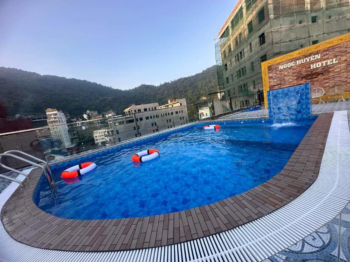 Ngoc Huyen Hotel Tam Ðảo Exteriör bild