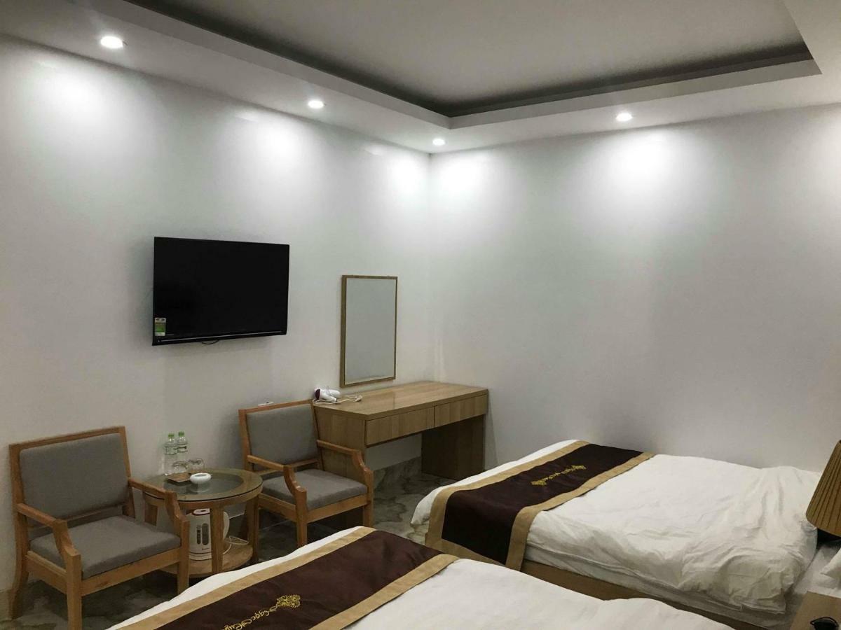 Ngoc Huyen Hotel Tam Ðảo Exteriör bild